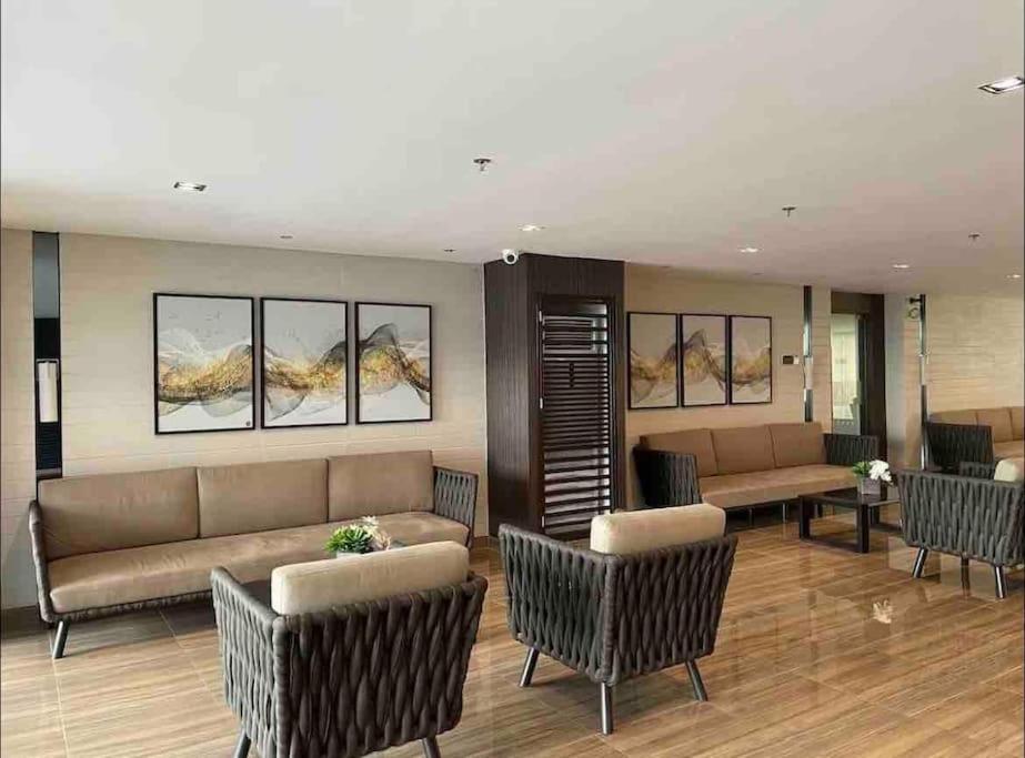 Apartment In Air Residences, Makati With Wifi, Netflix, Pool, Mall And More Manila Kültér fotó