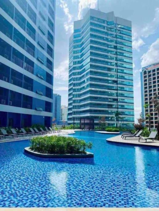 Apartment In Air Residences, Makati With Wifi, Netflix, Pool, Mall And More Manila Kültér fotó