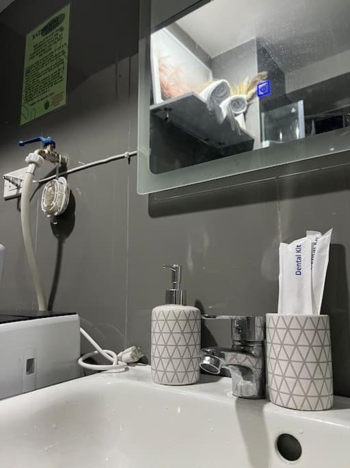 Apartment In Air Residences, Makati With Wifi, Netflix, Pool, Mall And More Manila Kültér fotó