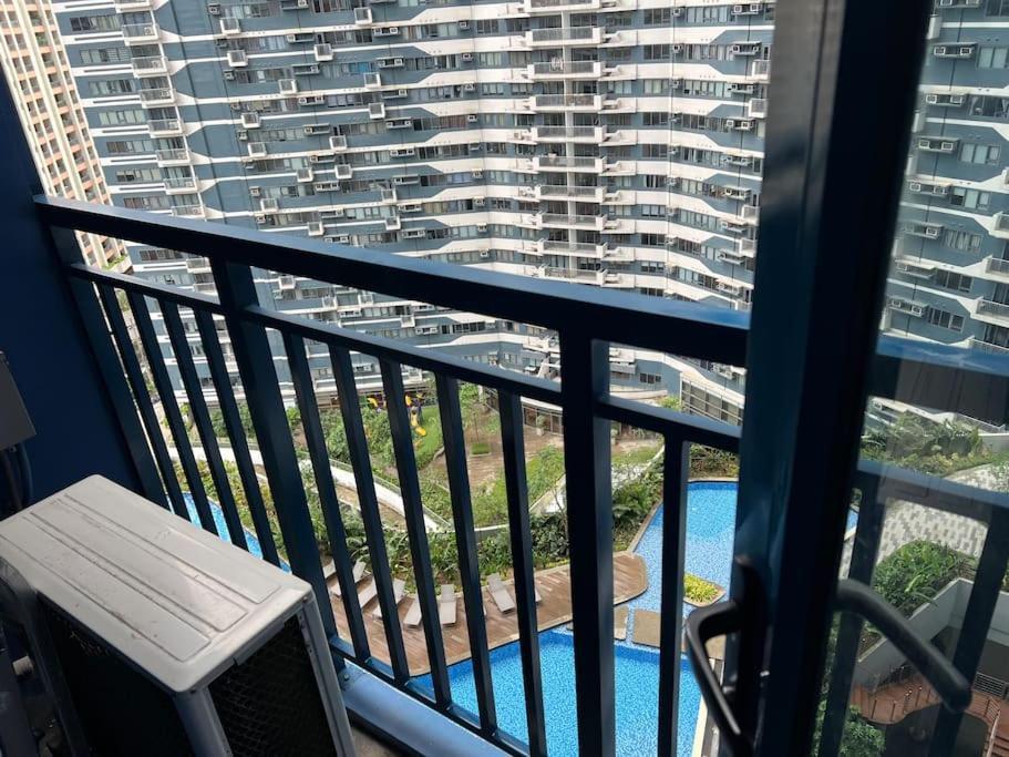 Apartment In Air Residences, Makati With Wifi, Netflix, Pool, Mall And More Manila Kültér fotó