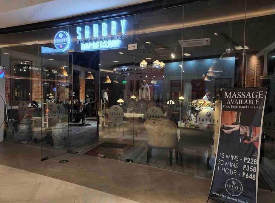 Apartment In Air Residences, Makati With Wifi, Netflix, Pool, Mall And More Manila Kültér fotó